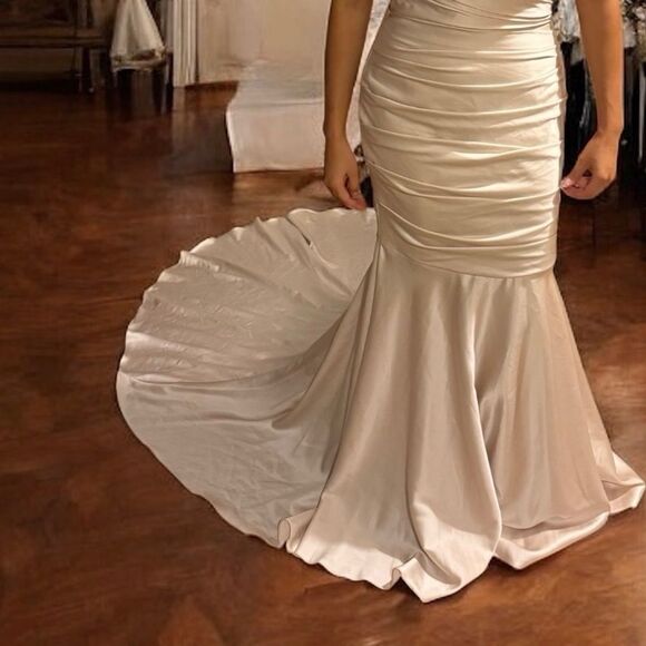 Watters Elegant Strapless Cream Evening Gown size 8 - Picture 5 of 10